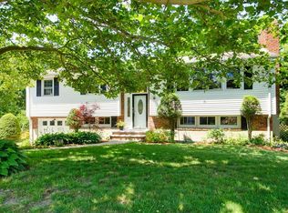 4 Spring Valley Rd, Burlington, MA 01803