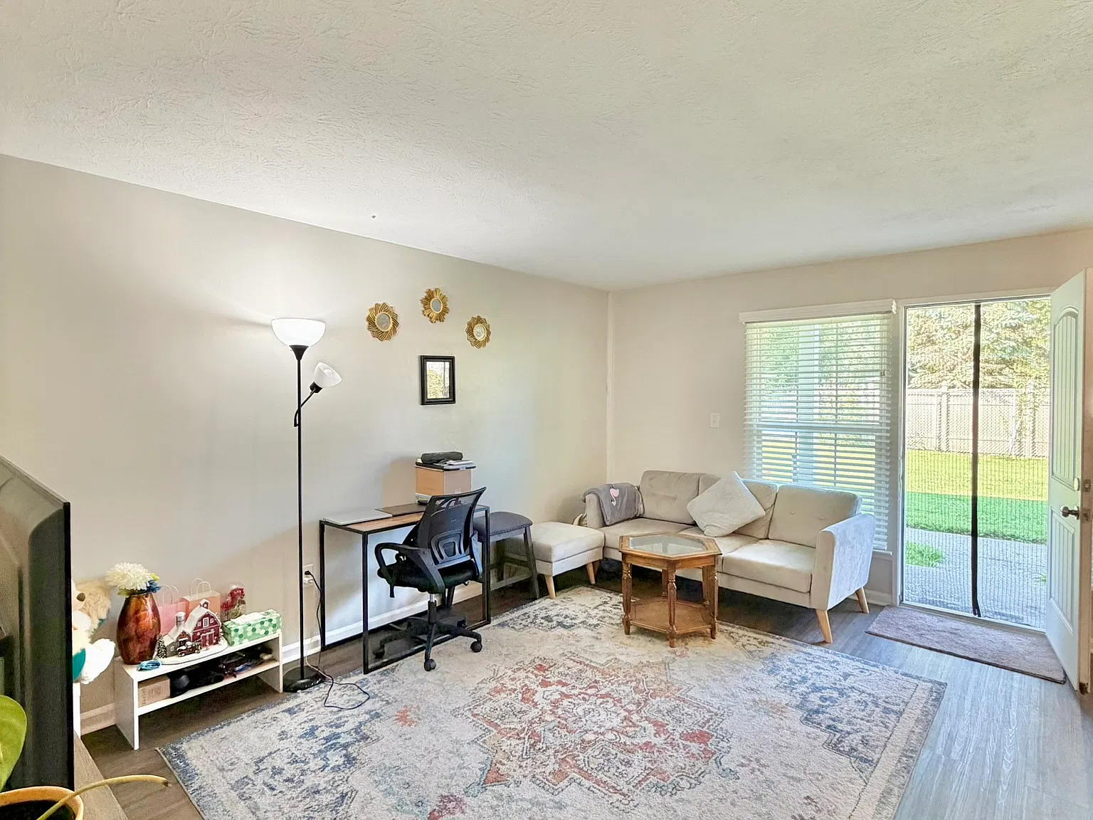 1 bed, 650 sqft, $945 — Photo 2
