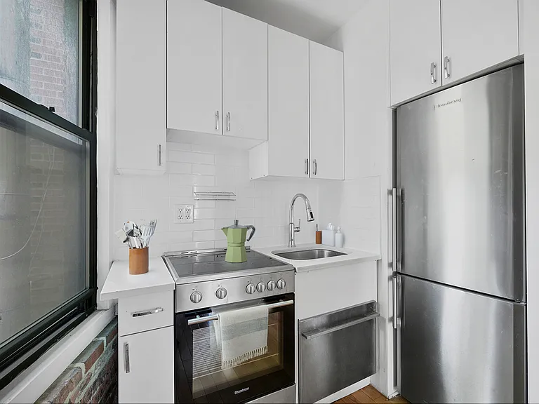 443 E 88th St #23 — Photo 3