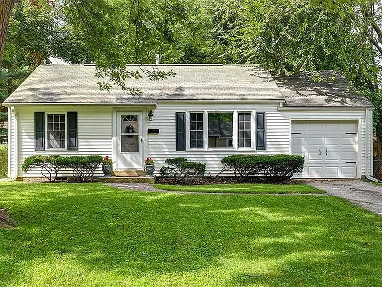 7516 Robinson St — Photo 1