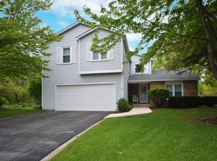 730 Royal Crest Ct, Bolingbrook, IL 60440