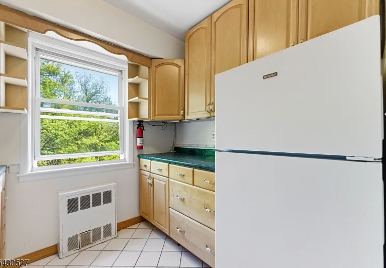 415 Claremont Ave — Photo 16