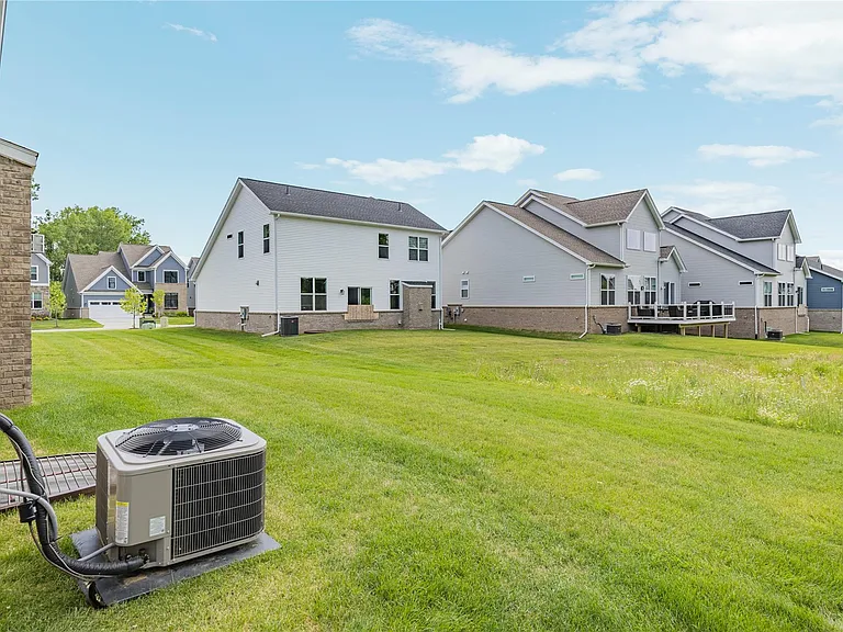 5636 Suffolk Ct — Photo 42