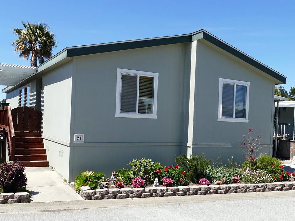 1st image of 21 Pelican Cir