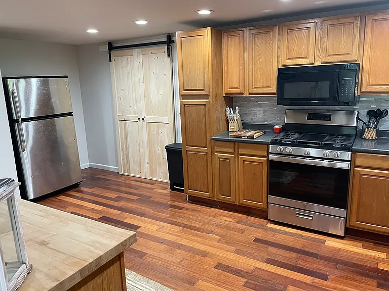 38757 Hedge Ln — Photo 2