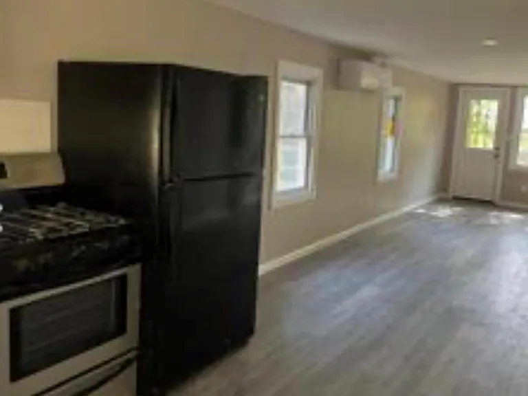 37 Roosevelt St — Photo 2