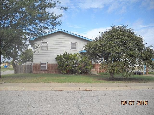 2nd image of 1901 Holmes Rd