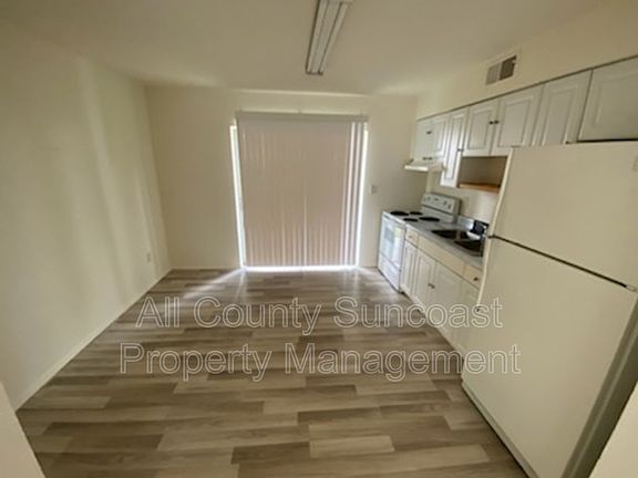 4th image of 7450 35th St N APT 502