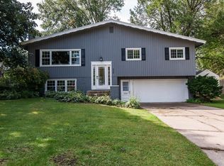 928 28th St NW, Rochester, MN 55901