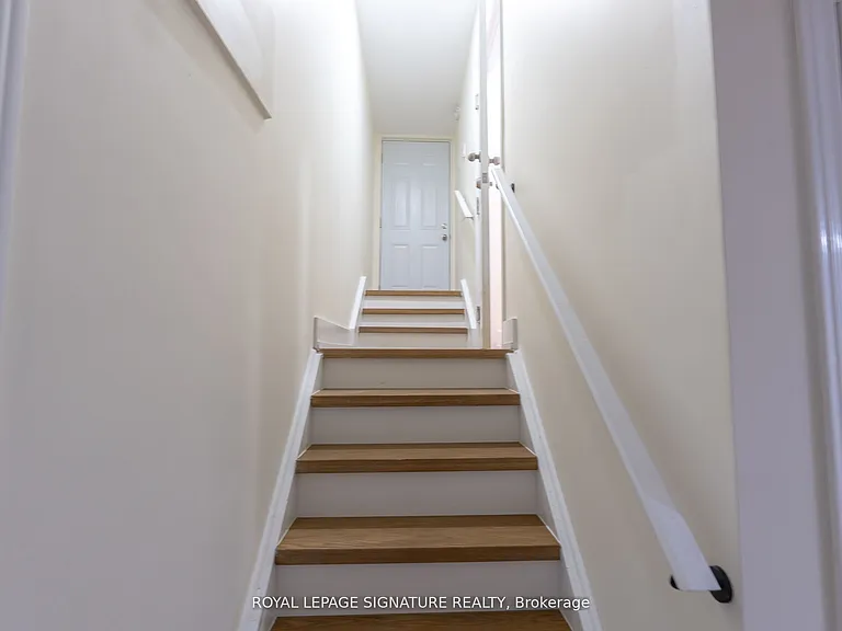 854 Yates Dr #LOWER — Photo 2