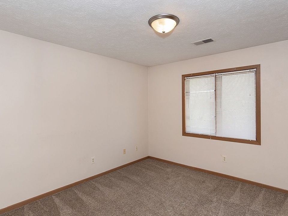 1st image of 921 Pius Ln #919-6