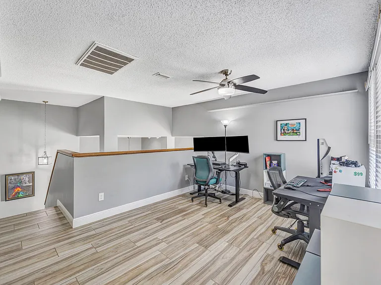 5016 Sterling Manor Dr — Photo 5