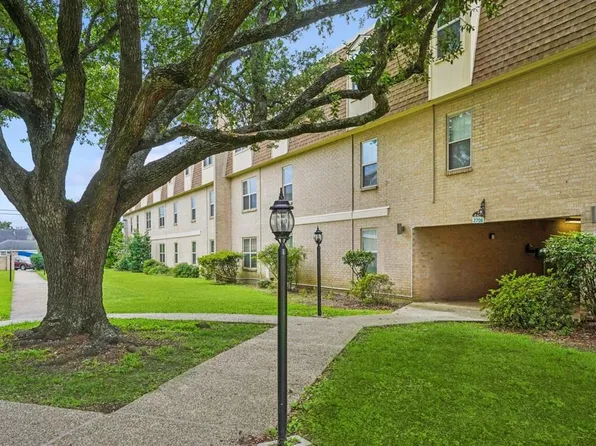 2708 Whitney Pl APT 812, Metairie, LA 70002