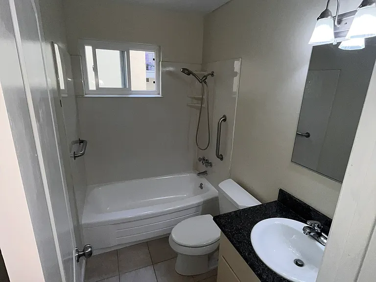 Lee Crest Apartments — Photo 19
