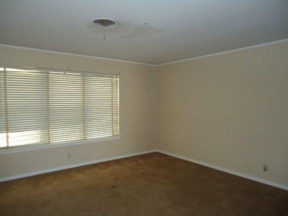 2nd image of 1026 Herndon St