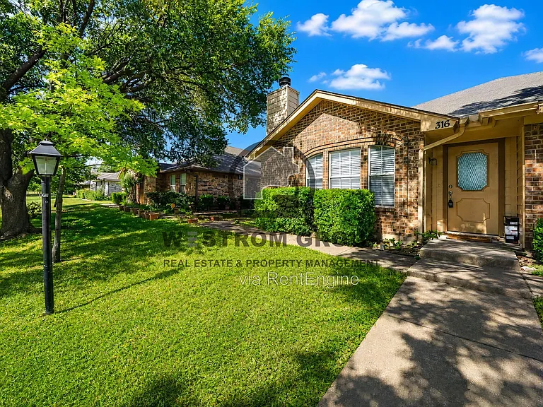 316 Crowe Dr — Photo 2