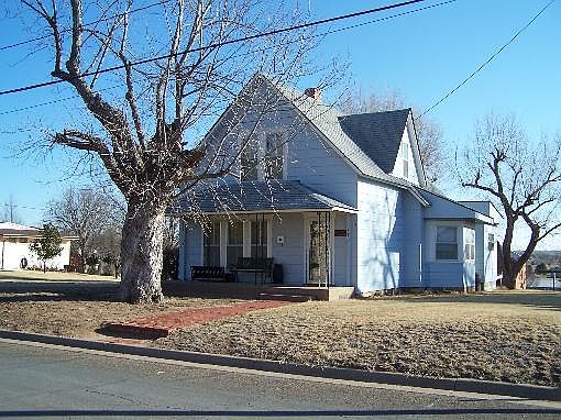 1st image of 810 N Walnut St