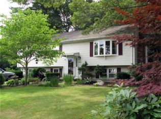 995 Crescent St, Brockton, MA 02302