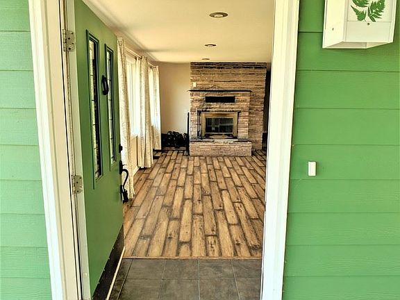 3rd image of 530 W 5th St