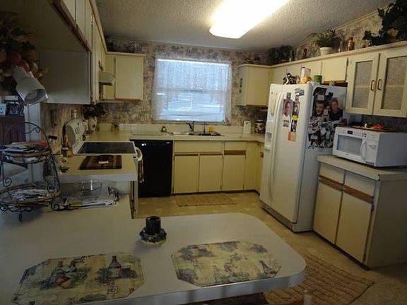 Large Kitchen Area