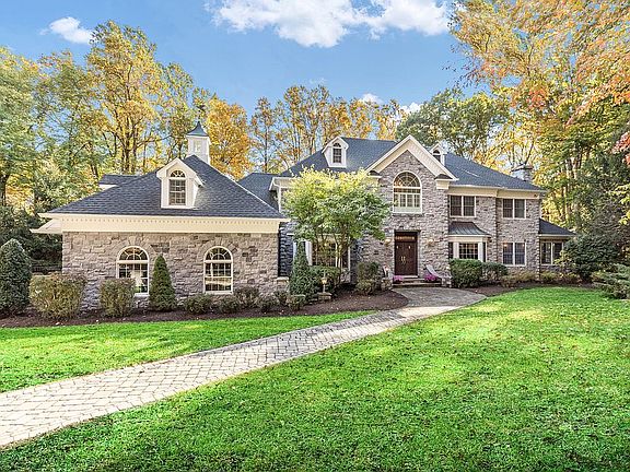 STUNNING STONE WITH CUPOLA