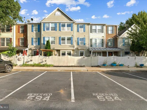 594 Hollyberry Way, Frederick, MD 21703