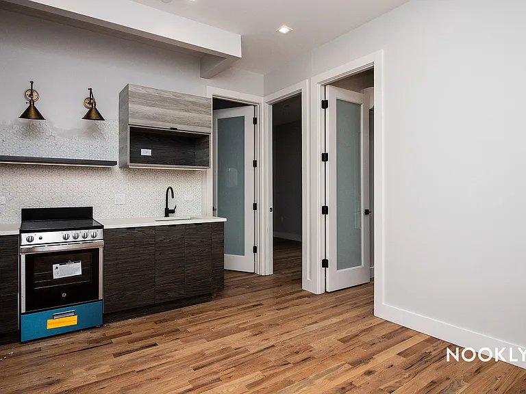 48 Jefferson St #4B — Photo 1