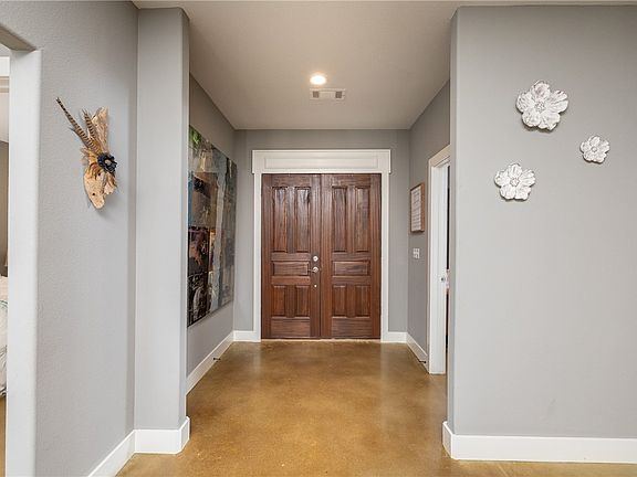 5th image of 719 W Thornstone Ave