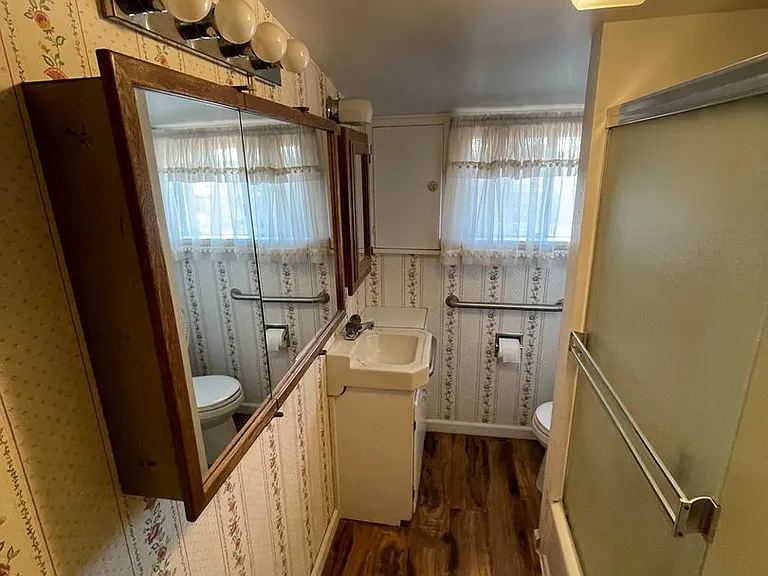 6029 Williams Dr — Photo 18