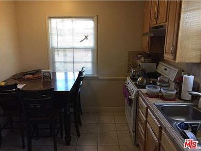 3rd image of 514 E Badillo St