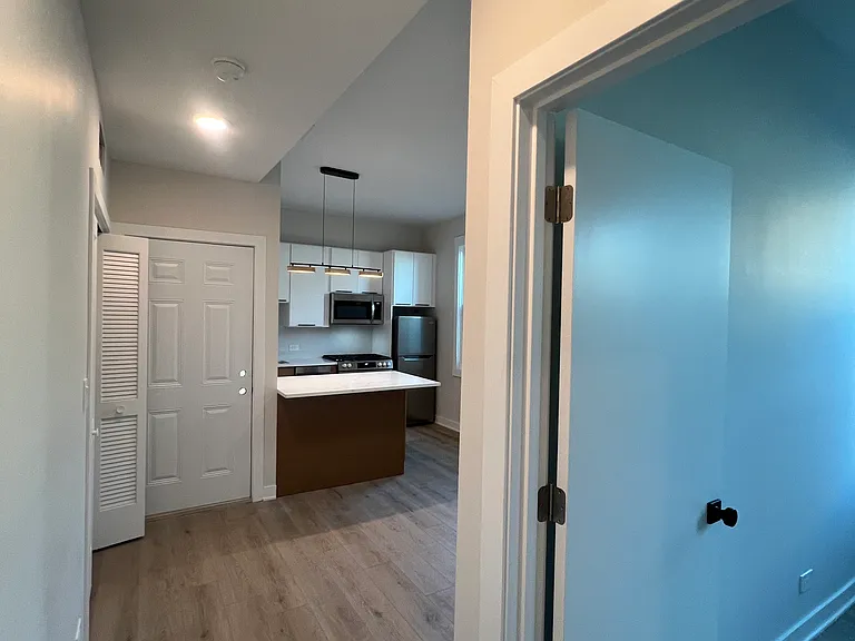 1531 W 18th St #3B — Photo 4