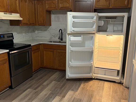 2nd image of 7667 Hunters Ridge Ln