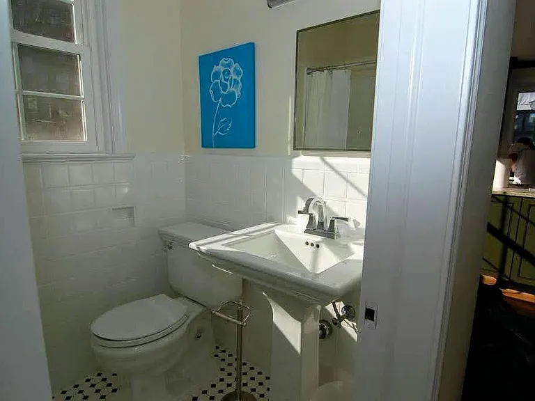 1034 N Edgewood St #2 — Photo 12