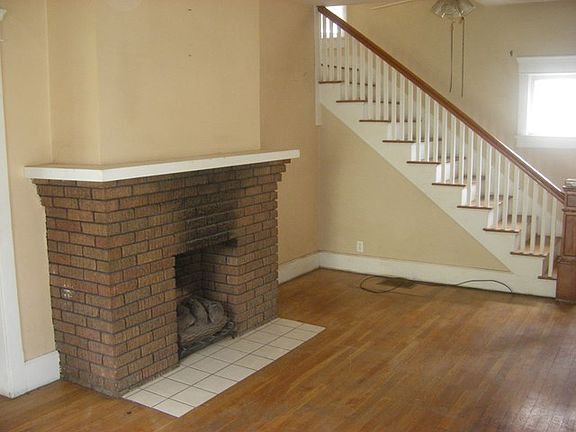 2nd image of 610 Cherry St