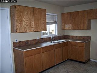 3rd image of 1821 Market Ave
