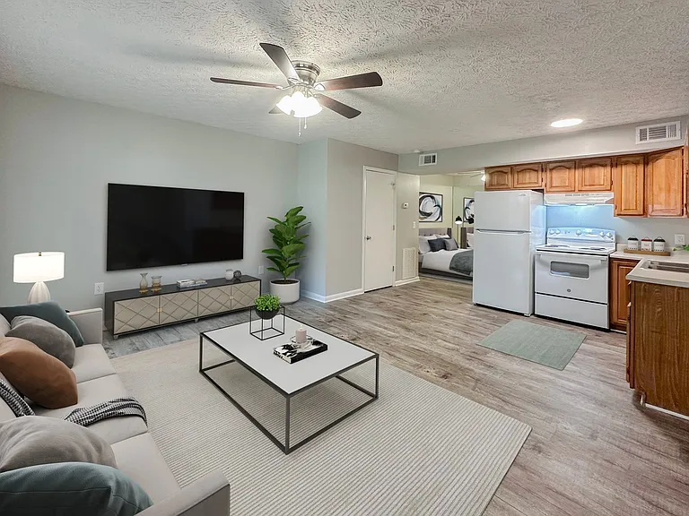 Lakeland Hills Apartment Homes — Photo 16