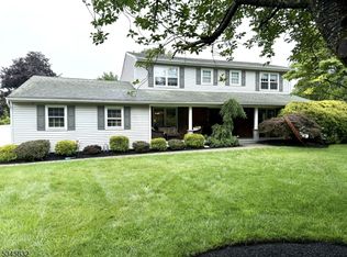 18 Marguerite Ln, Towaco, NJ 07082