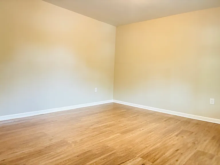 407 Gardner St — Photo 18
