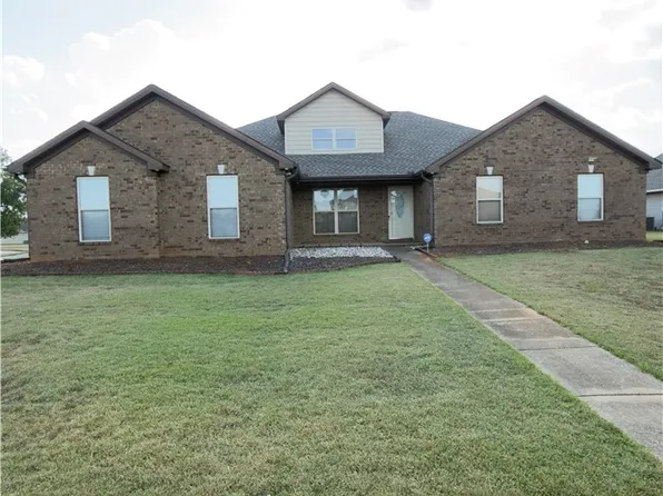 16391 Cherokee Bend Pkwy, Moundville, AL 35474