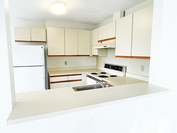 4th image of 410 Washington St #12F