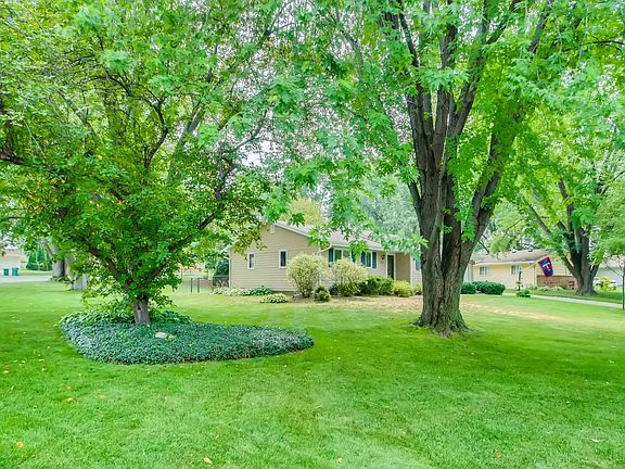 5th image of 3301 Selkirk Dr
