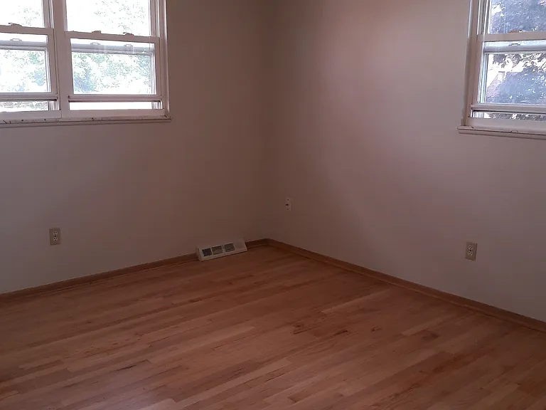7815 Ivandale Dr — Photo 10