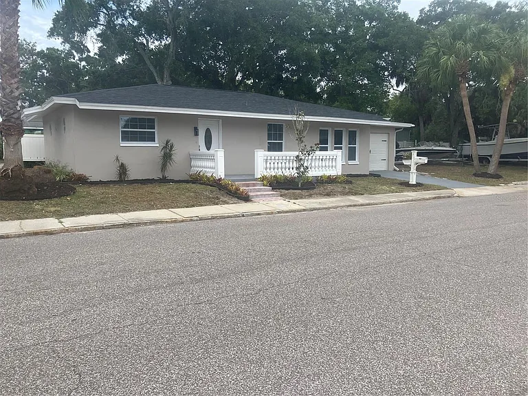 601 Banana St — Photo 1