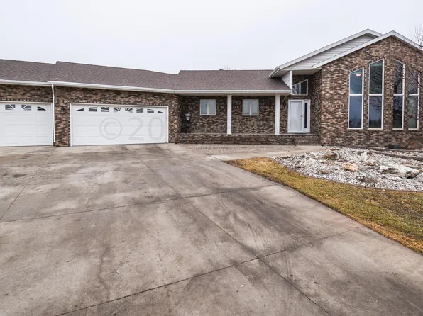 5617 19th Ave N, Fargo, ND 58102