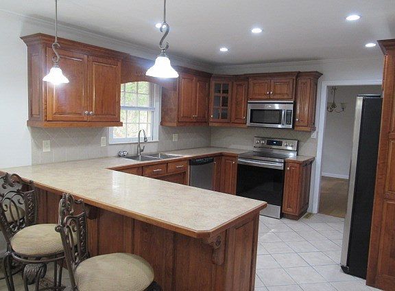 2nd image of 105 Fairway Dr