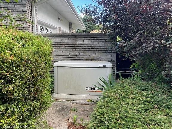 5th image of 971 Concession Rd #8