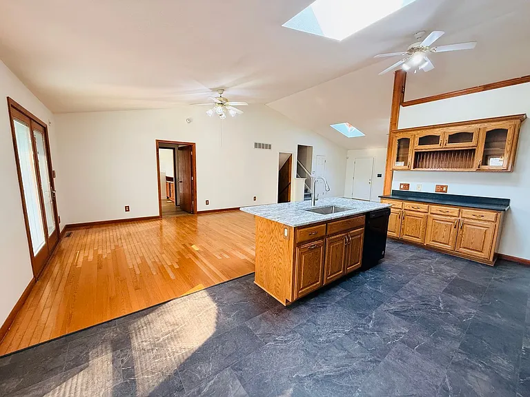 6239 SW Wanamaker Rd — Photo 9