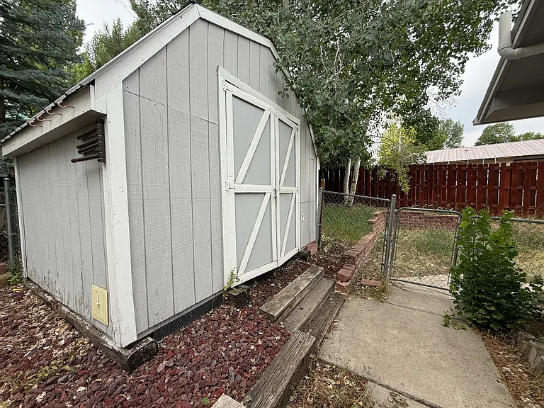 409 Clover Cir — Photo 25