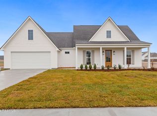 3311 Daisy Meadows Ln, Breaux Bridge, LA 70517