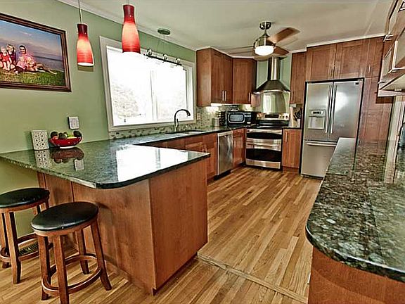 2nd image of 512 Kerry Lake Dr